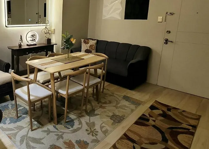 Apartment Amazing 1 5br Unit Connected To Eastwood Mall *