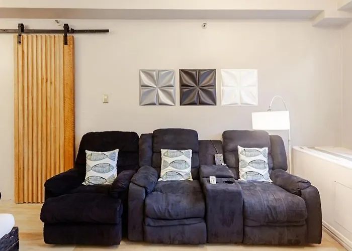 Amazing 1 5br Unit Connected To Eastwood Mall Manila