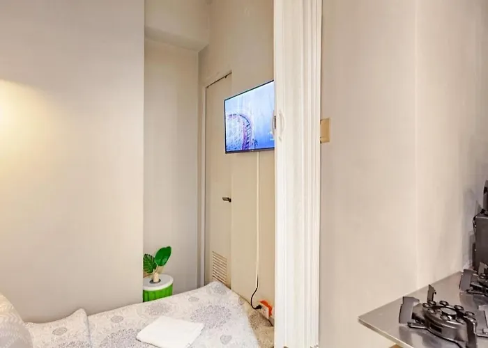 Amazing 1 5br Unit Connected To Eastwood Mall Apartment Manila