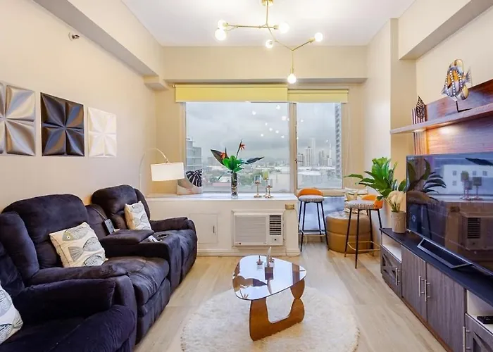 Amazing 1 5br Unit Connected To Eastwood Mall Apartment *