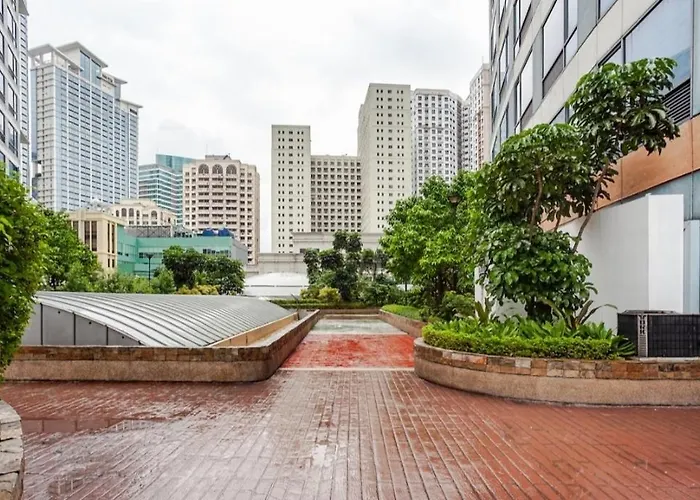 Amazing 1 5br Unit Connected To Eastwood Mall Apartment *