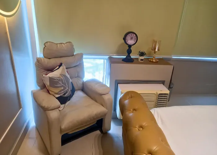 Amazing 1 5br Unit Connected To Eastwood Mall Apartment