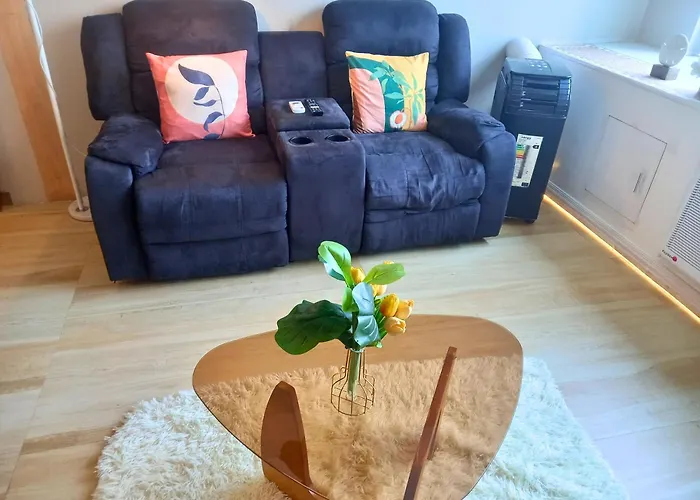 Amazing 1 5br Unit Connected To Eastwood Mall Apartment Manila