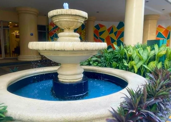 Amazing 1 5br Unit Connected To Eastwood Mall Apartment *